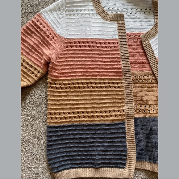 🎉NWOT Open Front Sweater, Women’s Size Med (runs big), Cream/Salmon/Beige… - Picture 3 of 4